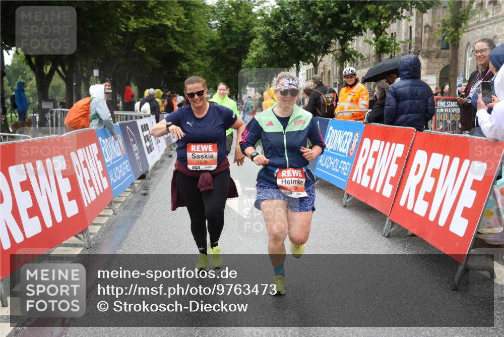 14.06.2026 - REWE Women's Run Strokosch-Dieckow http://msf.ph/oto/9763473 14.06.2026 11:12:01 Ziel 5080, 5081, 5082, 5148, 5265, 5362, 5663, 5730 meine-sportfotos.de