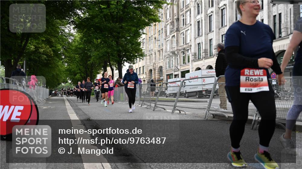 14.06.2026 - REWE Women's Run J. Mangold http://msf.ph/oto/9763487 14.06.2026 11:10:23 Ziel 5005, 5120, 5316, 5724, 5830, 5831 meine-sportfotos.de