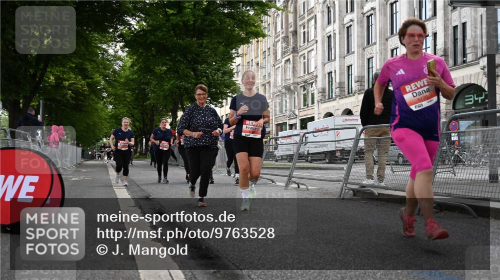 14.06.2026 - REWE Women's Run J. Mangold http://msf.ph/oto/9763528 14.06.2026 11:10:28 Ziel 5120, 5123, 5124, 5125, 5126, 5127, 5254, 5316, 5763 meine-sportfotos.de