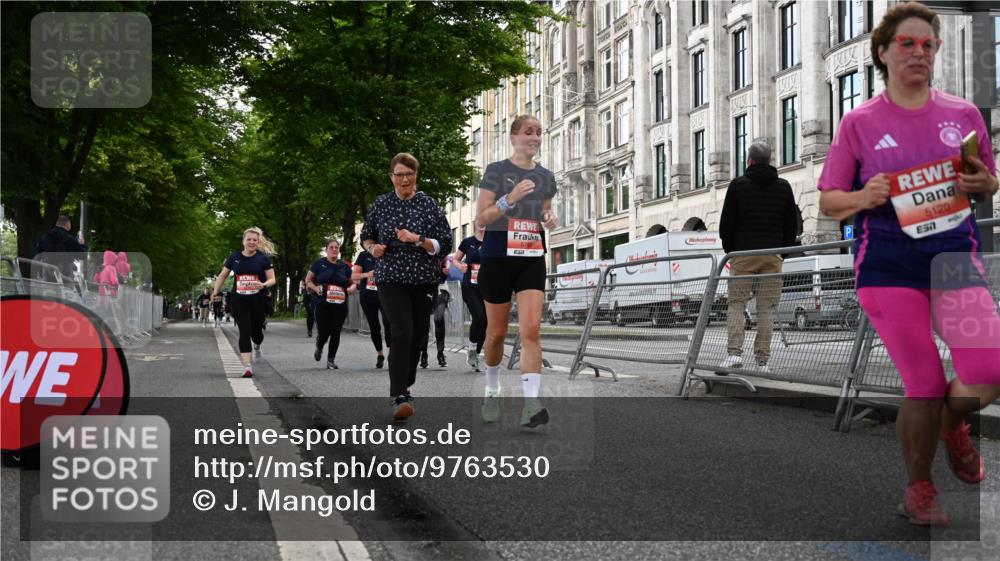 14.06.2026 - REWE Women's Run J. Mangold http://msf.ph/oto/9763530 14.06.2026 11:10:28 Ziel 5120, 5123, 5124, 5125, 5126, 5127, 5254, 5316, 5763 meine-sportfotos.de
