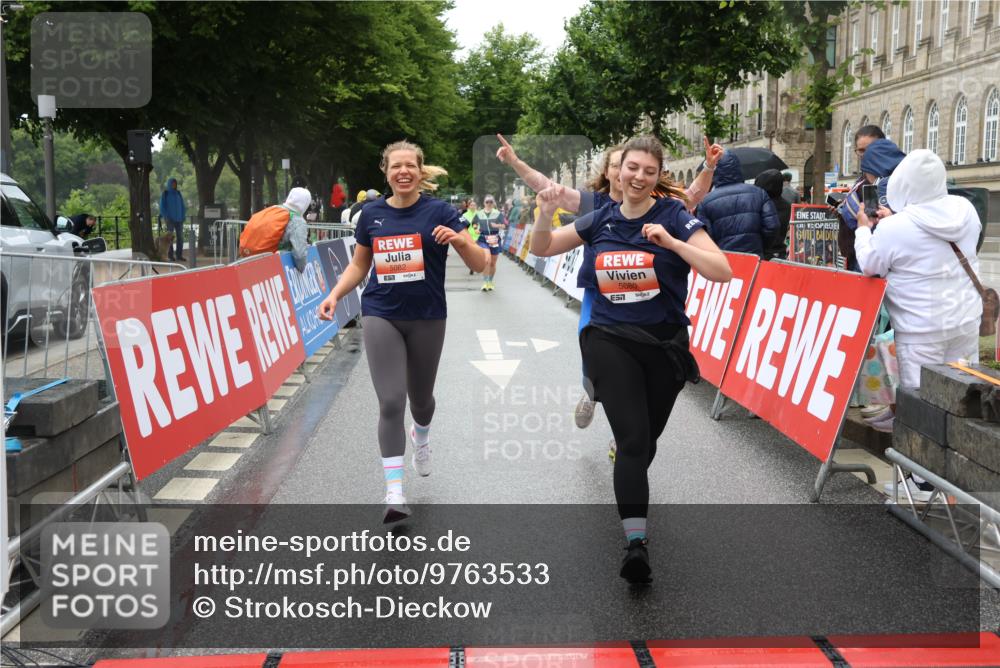 14.06.2026 - REWE Women's Run Strokosch-Dieckow http://msf.ph/oto/9763533 14.06.2026 11:11:55 Ziel 5080, 5081, 5082, 5148, 5663 meine-sportfotos.de
