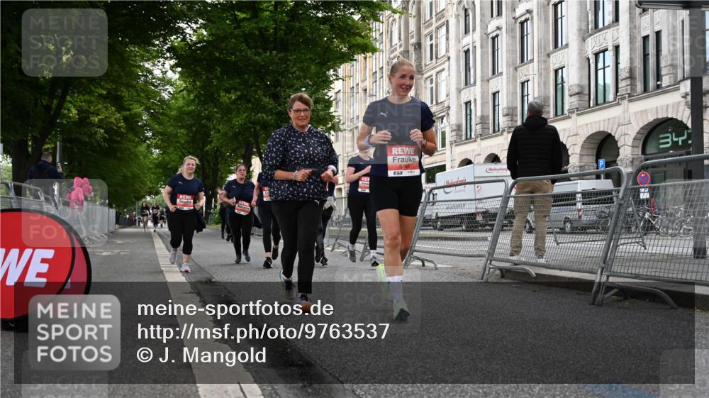 14.06.2026 - REWE Women's Run J. Mangold http://msf.ph/oto/9763537 14.06.2026 11:10:28 Ziel 5120, 5123, 5124, 5125, 5126, 5127, 5254, 5316, 5763 meine-sportfotos.de
