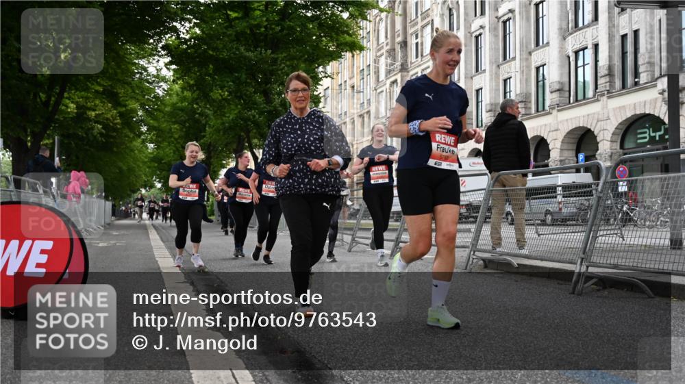 14.06.2026 - REWE Women's Run J. Mangold http://msf.ph/oto/9763543 14.06.2026 11:10:29 Ziel 5120, 5123, 5124, 5125, 5126, 5127, 5254, 5316, 5763 meine-sportfotos.de