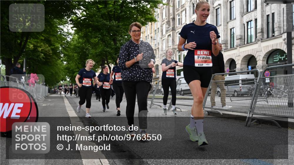 14.06.2026 - REWE Women's Run J. Mangold http://msf.ph/oto/9763550 14.06.2026 11:10:29 Ziel 5120, 5123, 5124, 5125, 5126, 5127, 5254, 5316, 5763 meine-sportfotos.de