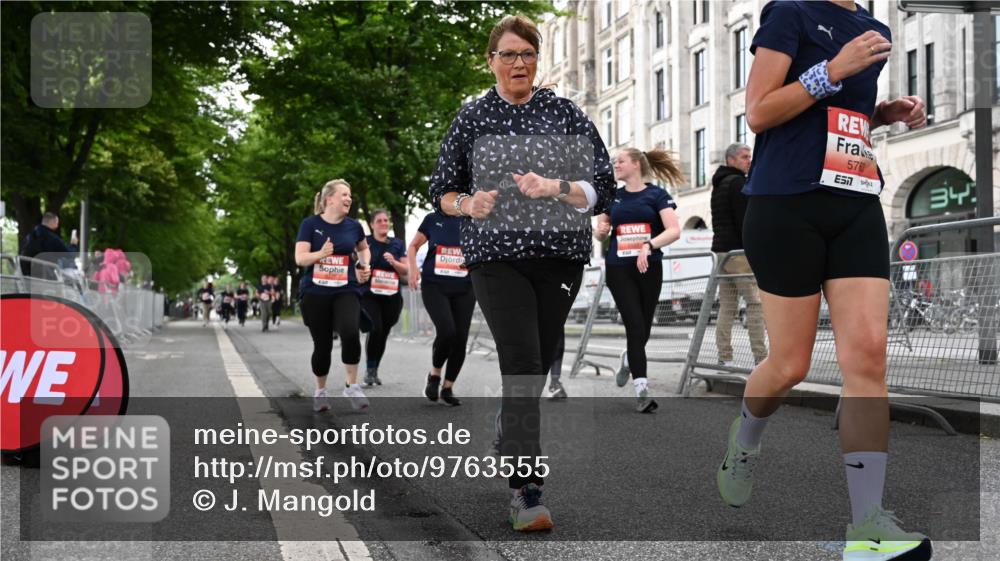 14.06.2026 - REWE Women's Run J. Mangold http://msf.ph/oto/9763555 14.06.2026 11:10:30 Ziel 5120, 5123, 5124, 5125, 5126, 5127, 5254, 5316, 5763, 5879 meine-sportfotos.de