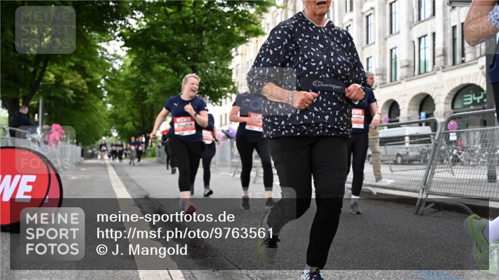 14.06.2026 - REWE Women's Run J. Mangold http://msf.ph/oto/9763561 14.06.2026 11:10:30 Ziel 5120, 5123, 5124, 5125, 5126, 5127, 5254, 5316, 5763, 5879 meine-sportfotos.de