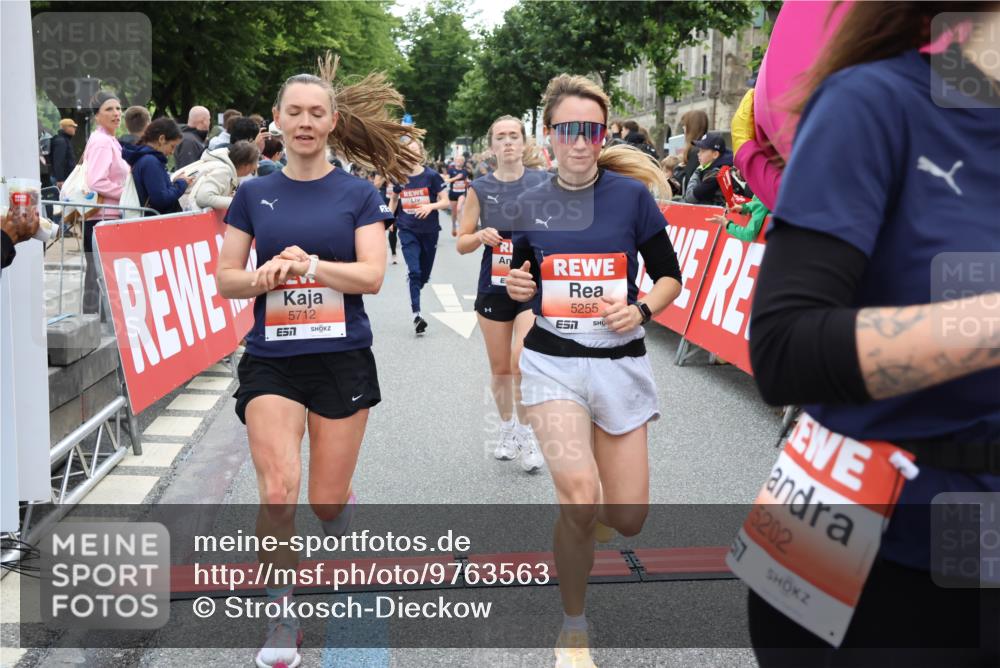 14.06.2026 - REWE Women's Run Strokosch-Dieckow http://msf.ph/oto/9763563 14.06.2026 10:57:37 Ziel 5202, 5228, 5255, 5280, 5381, 5499, 5712, 5778, 5806, 5924 meine-sportfotos.de