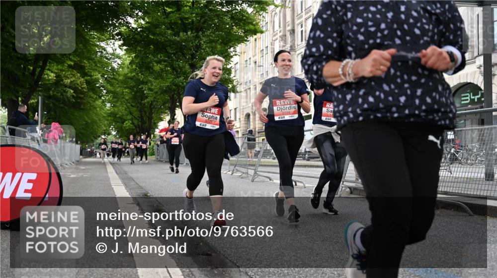 14.06.2026 - REWE Women's Run J. Mangold http://msf.ph/oto/9763566 14.06.2026 11:10:30 Ziel 5120, 5123, 5124, 5125, 5126, 5127, 5254, 5316, 5763, 5879 meine-sportfotos.de