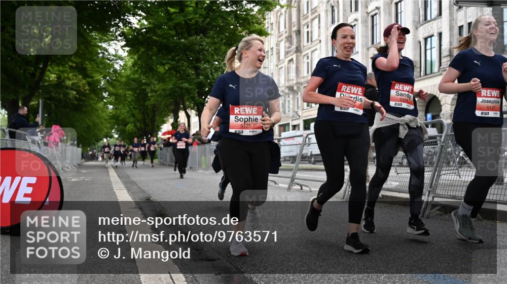 14.06.2026 - REWE Women's Run J. Mangold http://msf.ph/oto/9763571 14.06.2026 11:10:31 Ziel 5120, 5123, 5124, 5125, 5126, 5127, 5254, 5316, 5763, 5879 meine-sportfotos.de