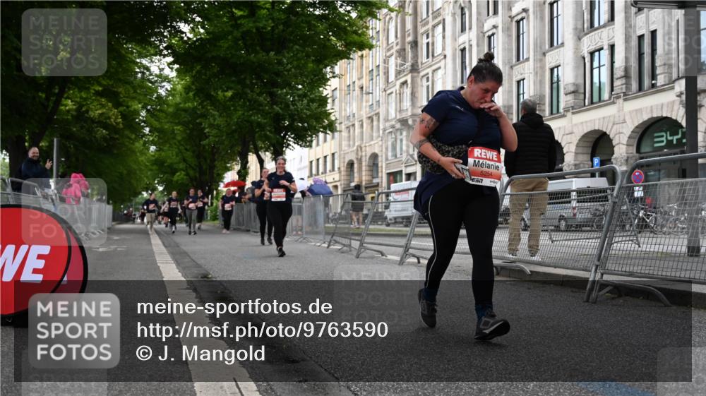 14.06.2026 - REWE Women's Run J. Mangold http://msf.ph/oto/9763590 14.06.2026 11:10:32 Ziel 5120, 5123, 5124, 5125, 5126, 5127, 5254, 5606, 5763, 5879 meine-sportfotos.de