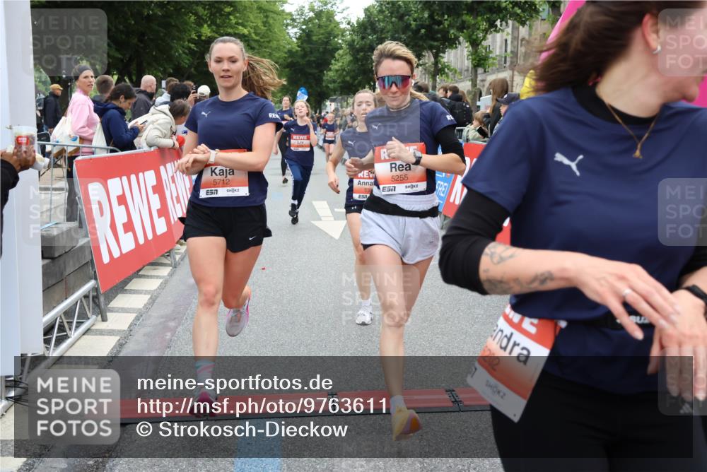 14.06.2026 - REWE Women's Run Strokosch-Dieckow http://msf.ph/oto/9763611 14.06.2026 10:57:37 Ziel 5202, 5228, 5255, 5280, 5381, 5499, 5712, 5778, 5806, 5924 meine-sportfotos.de