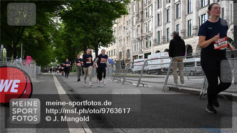 14.06.2026 - REWE Women's Run J. Mangold http://msf.ph/oto/9763617 14.06.2026 11:10:38 Ziel 5554, 5606, 5617, 5879, 5915 meine-sportfotos.de