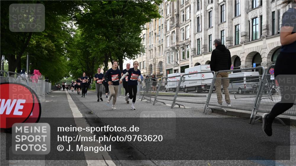 14.06.2026 - REWE Women's Run J. Mangold http://msf.ph/oto/9763620 14.06.2026 11:10:38 Ziel 5554, 5606, 5617, 5879, 5915 meine-sportfotos.de