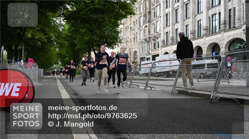 14.06.2026 - REWE Women's Run J. Mangold http://msf.ph/oto/9763625 14.06.2026 11:10:39 Ziel 5554, 5606, 5617, 5879, 5915 meine-sportfotos.de