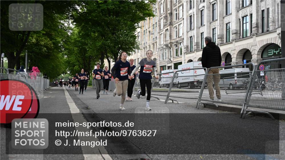 14.06.2026 - REWE Women's Run J. Mangold http://msf.ph/oto/9763627 14.06.2026 11:10:39 Ziel 5554, 5606, 5617, 5879, 5915 meine-sportfotos.de