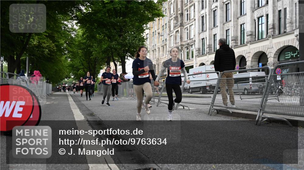 14.06.2026 - REWE Women's Run J. Mangold http://msf.ph/oto/9763634 14.06.2026 11:10:40 Ziel 5136, 5554, 5575, 5606, 5617, 5879, 5915 meine-sportfotos.de