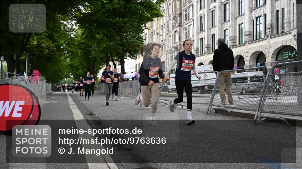 14.06.2026 - REWE Women's Run J. Mangold http://msf.ph/oto/9763636 14.06.2026 11:10:40 Ziel 5136, 5554, 5575, 5606, 5617, 5879, 5915 meine-sportfotos.de