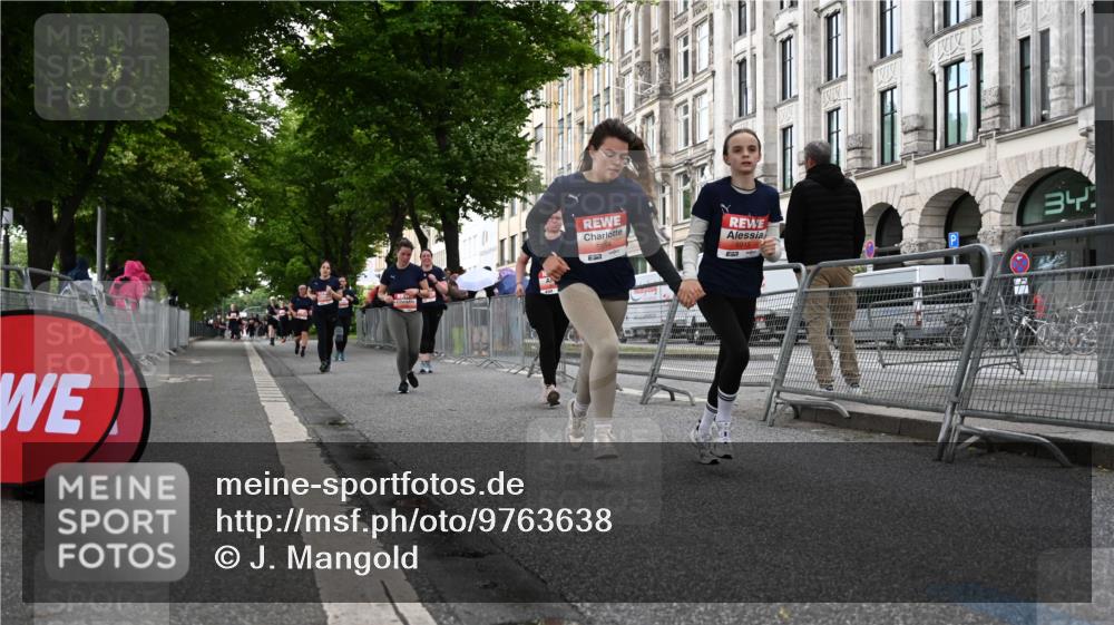14.06.2026 - REWE Women's Run J. Mangold http://msf.ph/oto/9763638 14.06.2026 11:10:40 Ziel 5136, 5554, 5575, 5606, 5617, 5879, 5915 meine-sportfotos.de