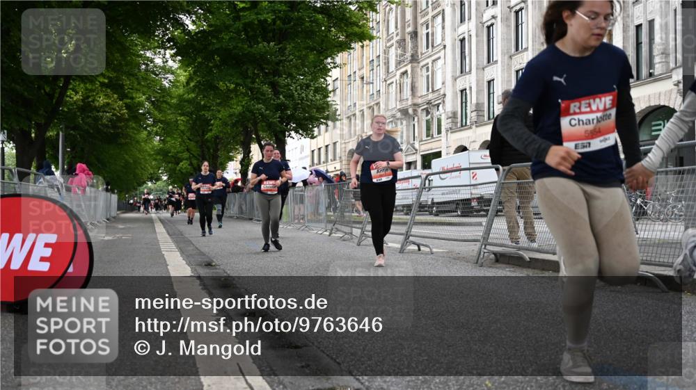 14.06.2026 - REWE Women's Run J. Mangold http://msf.ph/oto/9763646 14.06.2026 11:10:41 Ziel 5136, 5554, 5575, 5606, 5617, 5915 meine-sportfotos.de