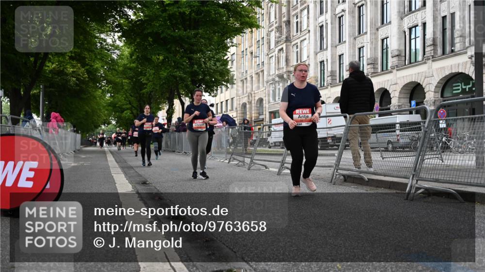 14.06.2026 - REWE Women's Run J. Mangold http://msf.ph/oto/9763658 14.06.2026 11:10:42 Ziel 5136, 5275, 5554, 5575, 5606, 5617, 5915 meine-sportfotos.de