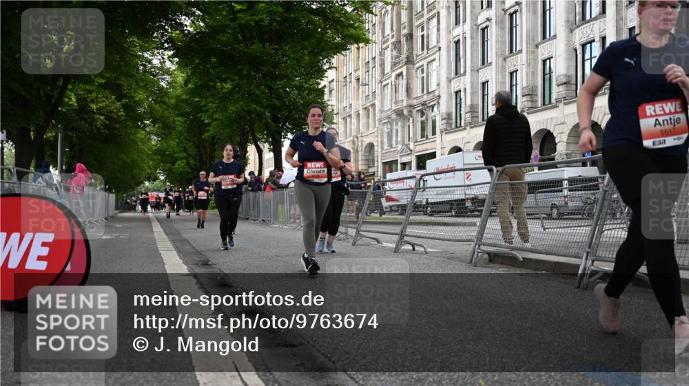 14.06.2026 - REWE Women's Run J. Mangold http://msf.ph/oto/9763674 14.06.2026 11:10:43 Ziel 5136, 5275, 5554, 5575, 5617, 5915, 6027 meine-sportfotos.de