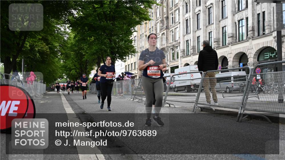 14.06.2026 - REWE Women's Run J. Mangold http://msf.ph/oto/9763689 14.06.2026 11:10:44 Ziel 5136, 5275, 5554, 5575, 5617, 5915, 6027 meine-sportfotos.de