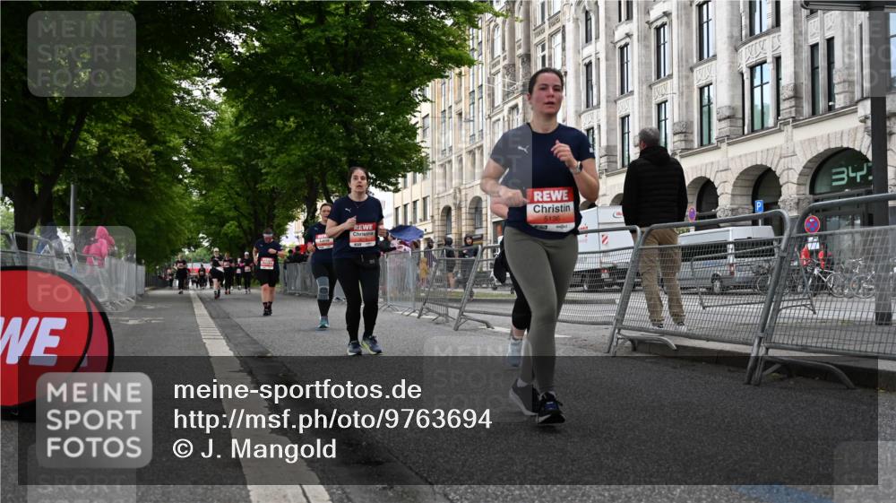 14.06.2026 - REWE Women's Run J. Mangold http://msf.ph/oto/9763694 14.06.2026 11:10:45 Ziel 5136, 5275, 5575, 5617, 6027 meine-sportfotos.de