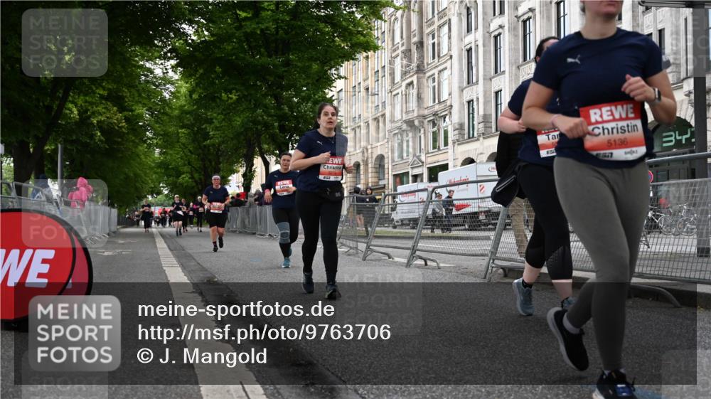 14.06.2026 - REWE Women's Run J. Mangold http://msf.ph/oto/9763706 14.06.2026 11:10:45 Ziel 5136, 5275, 5575, 5617, 6027 meine-sportfotos.de