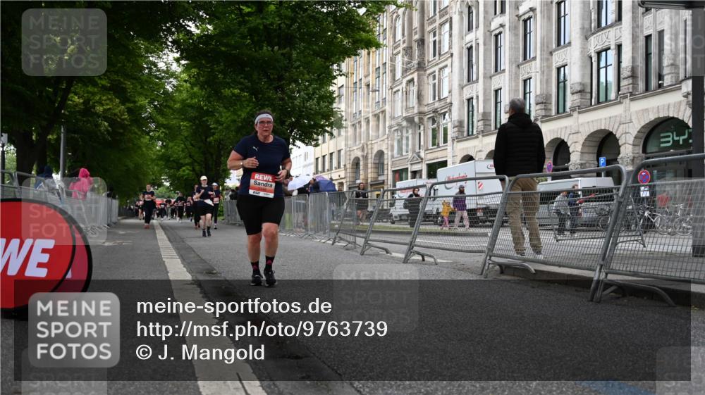14.06.2026 - REWE Women's Run J. Mangold http://msf.ph/oto/9763739 14.06.2026 11:10:50 Ziel 5136, 5275, 5348, 5575, 6027 meine-sportfotos.de