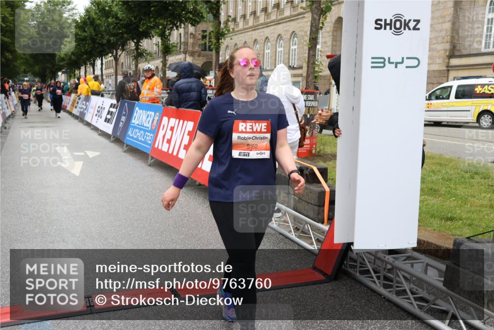 14.06.2026 - REWE Women's Run Strokosch-Dieckow http://msf.ph/oto/9763760 14.06.2026 11:11:43 Ziel 5040, 5042, 5043, 5162, 5632 meine-sportfotos.de