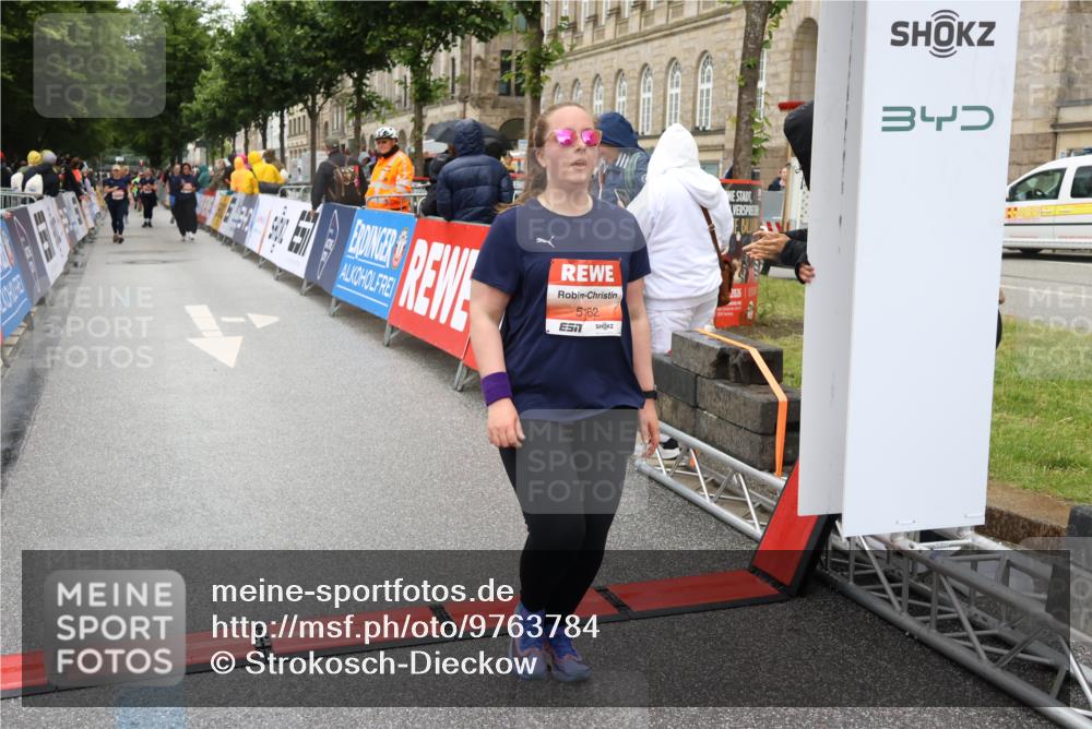14.06.2026 - REWE Women's Run Strokosch-Dieckow http://msf.ph/oto/9763784 14.06.2026 11:11:43 Ziel 5040, 5042, 5043, 5162, 5632 meine-sportfotos.de