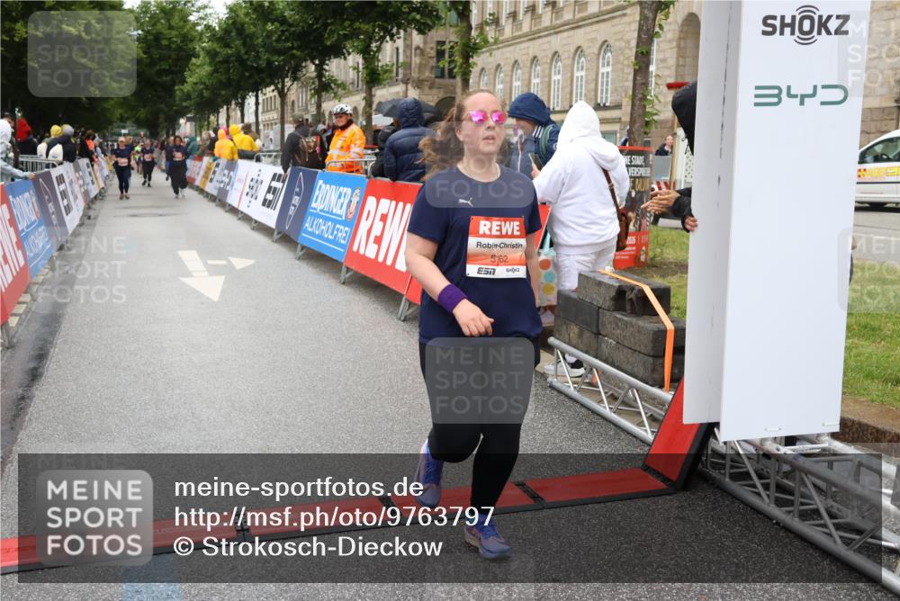 14.06.2026 - REWE Women's Run Strokosch-Dieckow http://msf.ph/oto/9763797 14.06.2026 11:11:43 Ziel 5040, 5042, 5043, 5162, 5632 meine-sportfotos.de