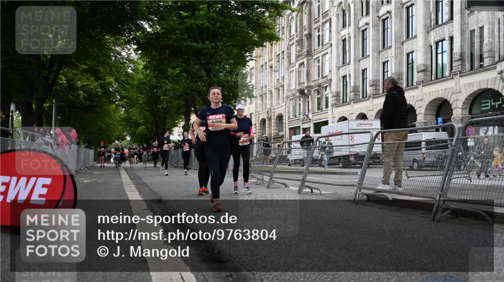 14.06.2026 - REWE Women's Run J. Mangold http://msf.ph/oto/9763804 14.06.2026 11:10:59 Ziel 5165, 5267, 5324, 6022, 6068 meine-sportfotos.de