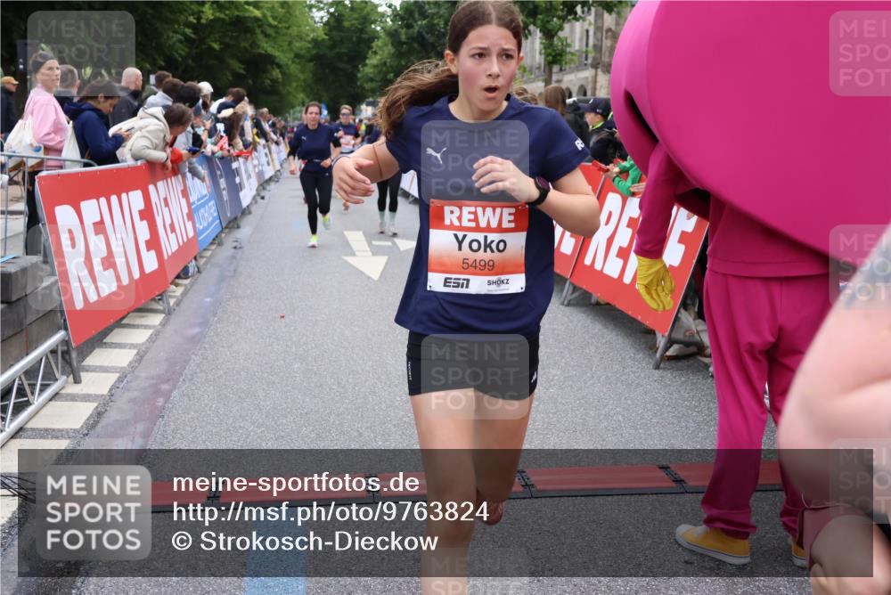 14.06.2026 - REWE Women's Run Strokosch-Dieckow http://msf.ph/oto/9763824 14.06.2026 10:57:33 Ziel 5202, 5228, 5255, 5381, 5499, 5712, 5806, 5913, 5924 meine-sportfotos.de