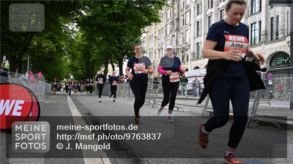 14.06.2026 - REWE Women's Run J. Mangold http://msf.ph/oto/9763837 14.06.2026 11:11:01 Ziel 5165, 5267, 5323, 5324, 6022, 6068 meine-sportfotos.de