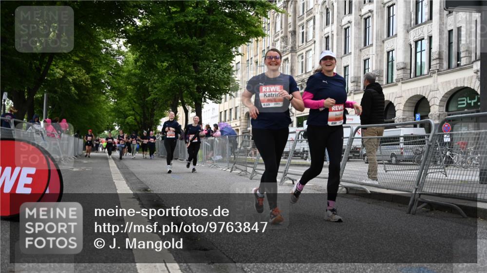 14.06.2026 - REWE Women's Run J. Mangold http://msf.ph/oto/9763847 14.06.2026 11:11:01 Ziel 5165, 5267, 5323, 5324, 6022, 6068 meine-sportfotos.de