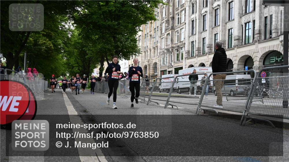 14.06.2026 - REWE Women's Run J. Mangold http://msf.ph/oto/9763850 14.06.2026 11:11:03 Ziel 5165, 5267, 5323, 5324, 6022, 6068 meine-sportfotos.de