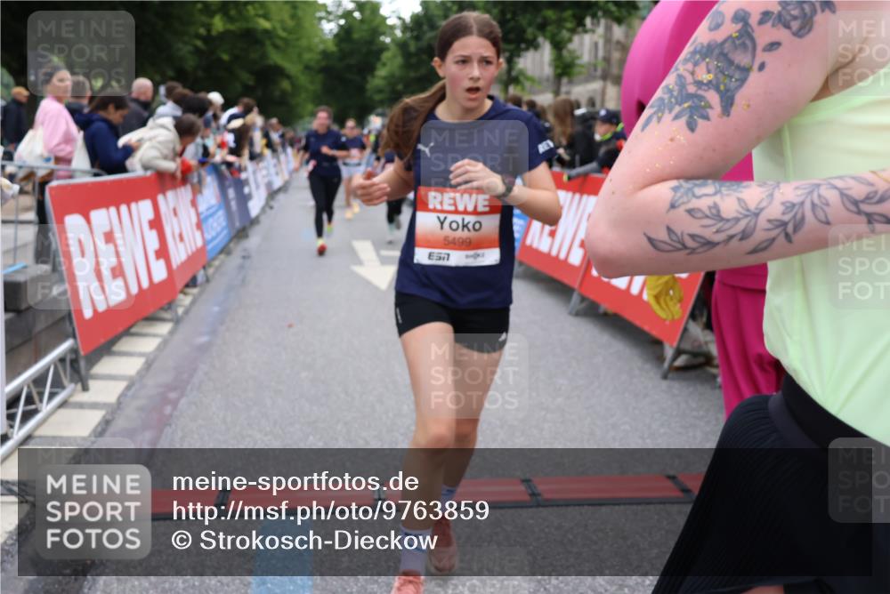 14.06.2026 - REWE Women's Run Strokosch-Dieckow http://msf.ph/oto/9763859 14.06.2026 10:57:33 Ziel 5202, 5228, 5255, 5381, 5499, 5712, 5806, 5913, 5924 meine-sportfotos.de