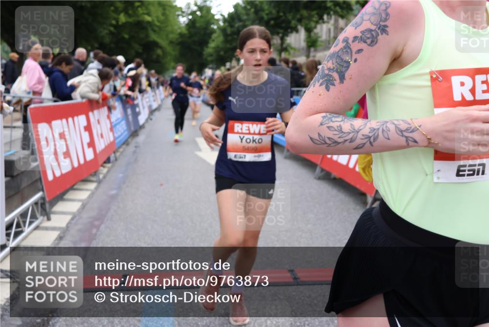 14.06.2026 - REWE Women's Run Strokosch-Dieckow http://msf.ph/oto/9763873 14.06.2026 10:57:33 Ziel 5202, 5228, 5255, 5381, 5499, 5712, 5806, 5913, 5924 meine-sportfotos.de