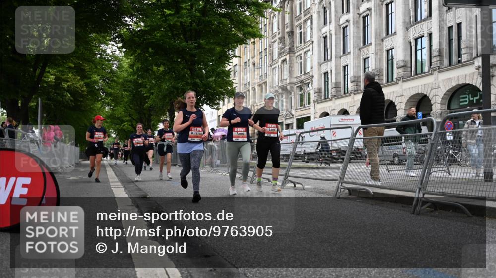 14.06.2026 - REWE Women's Run J. Mangold http://msf.ph/oto/9763905 14.06.2026 11:11:09 Ziel 5040, 5042, 5043, 5162, 5267, 5323, 5342, 5708, 5717 meine-sportfotos.de