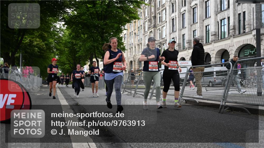 14.06.2026 - REWE Women's Run J. Mangold http://msf.ph/oto/9763913 14.06.2026 11:11:10 Ziel 5040, 5042, 5043, 5162, 5323, 5342, 5632, 5708, 5717 meine-sportfotos.de