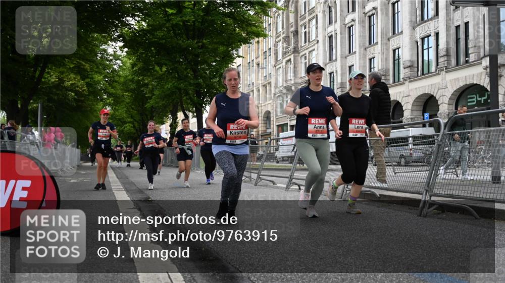 14.06.2026 - REWE Women's Run J. Mangold http://msf.ph/oto/9763915 14.06.2026 11:11:10 Ziel 5040, 5042, 5043, 5162, 5323, 5342, 5632, 5708, 5717 meine-sportfotos.de
