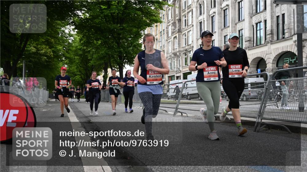14.06.2026 - REWE Women's Run J. Mangold http://msf.ph/oto/9763919 14.06.2026 11:11:10 Ziel 5040, 5042, 5043, 5162, 5323, 5342, 5632, 5708, 5717 meine-sportfotos.de