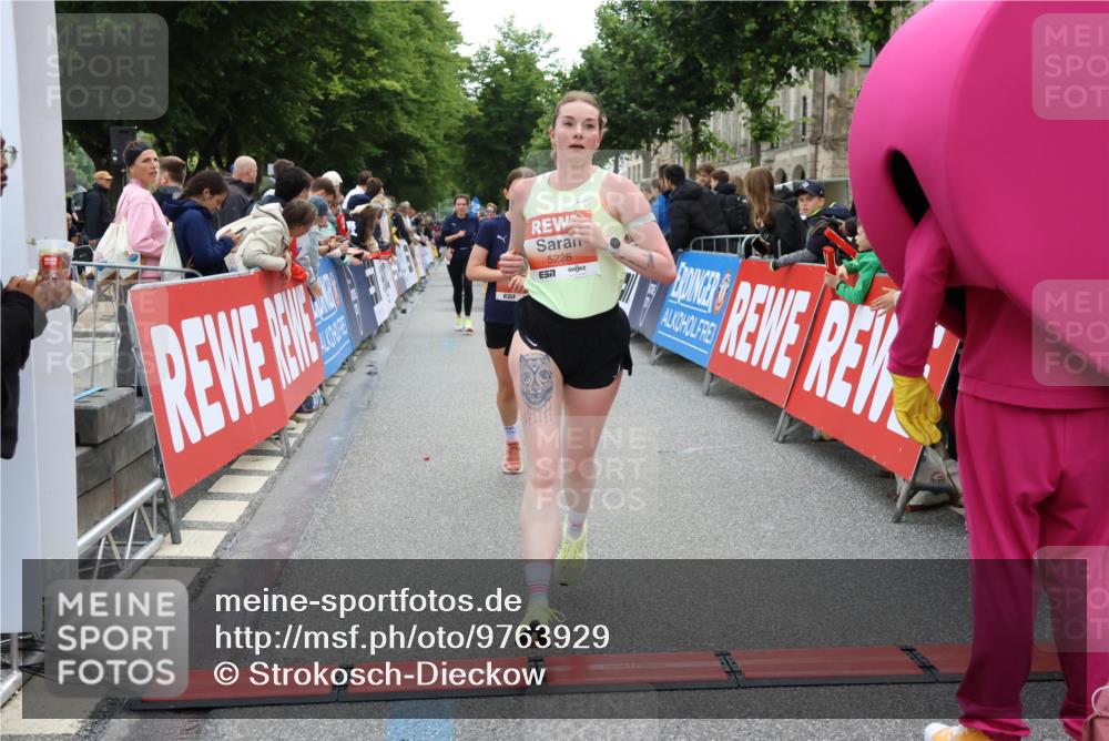 14.06.2026 - REWE Women's Run Strokosch-Dieckow http://msf.ph/oto/9763929 14.06.2026 10:57:32 Ziel 5006, 5202, 5228, 5499, 5753, 5806, 5913, 5924, 5933 meine-sportfotos.de