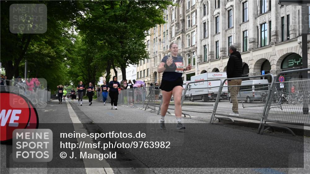 14.06.2026 - REWE Women's Run J. Mangold http://msf.ph/oto/9763982 14.06.2026 11:11:15 Ziel 5040, 5042, 5043, 5162, 5632 meine-sportfotos.de