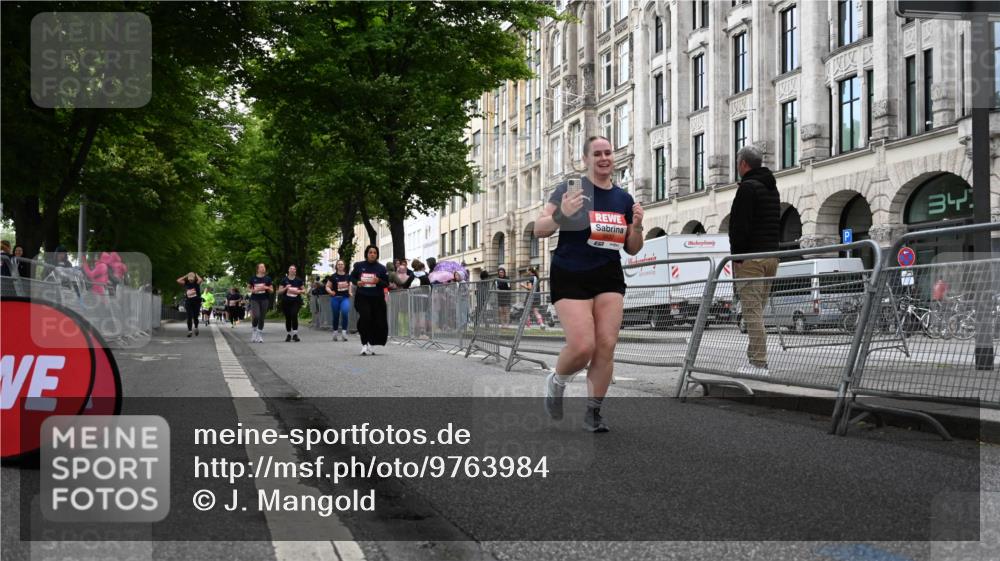 14.06.2026 - REWE Women's Run J. Mangold http://msf.ph/oto/9763984 14.06.2026 11:11:15 Ziel 5040, 5042, 5043, 5162, 5632 meine-sportfotos.de