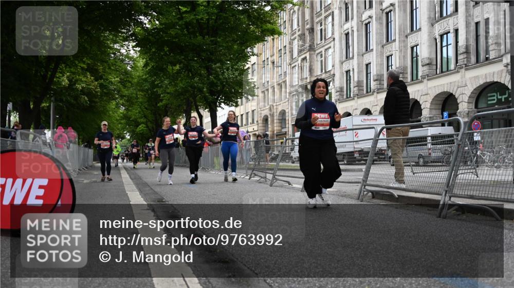 14.06.2026 - REWE Women's Run J. Mangold http://msf.ph/oto/9763992 14.06.2026 11:11:20 Ziel 5080, 5081, 5082, 5148, 5632, 5663 meine-sportfotos.de