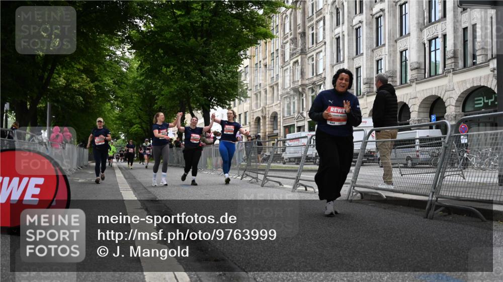 14.06.2026 - REWE Women's Run J. Mangold http://msf.ph/oto/9763999 14.06.2026 11:11:21 Ziel 5080, 5081, 5082, 5148, 5663 meine-sportfotos.de