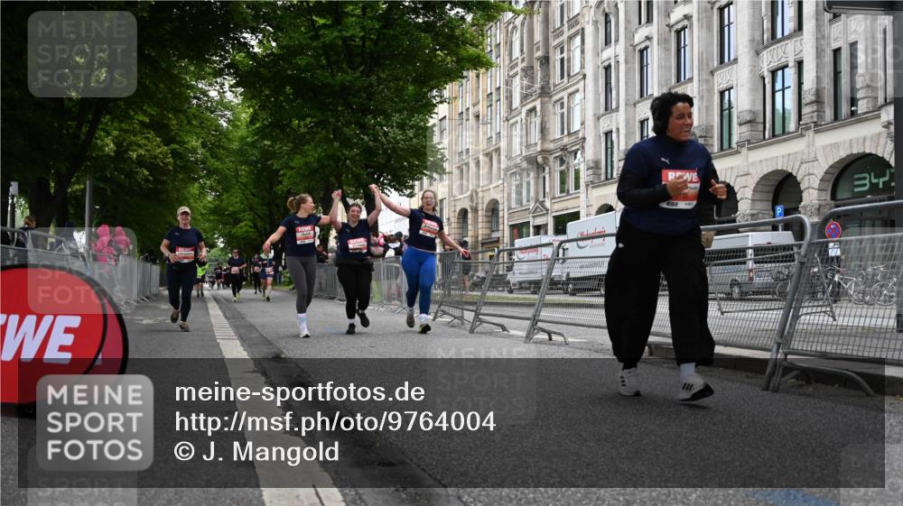 14.06.2026 - REWE Women's Run J. Mangold http://msf.ph/oto/9764004 14.06.2026 11:11:21 Ziel 5080, 5081, 5082, 5148, 5663 meine-sportfotos.de