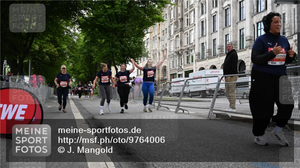 14.06.2026 - REWE Women's Run J. Mangold http://msf.ph/oto/9764006 14.06.2026 11:11:22 Ziel 5080, 5081, 5082, 5148, 5663 meine-sportfotos.de
